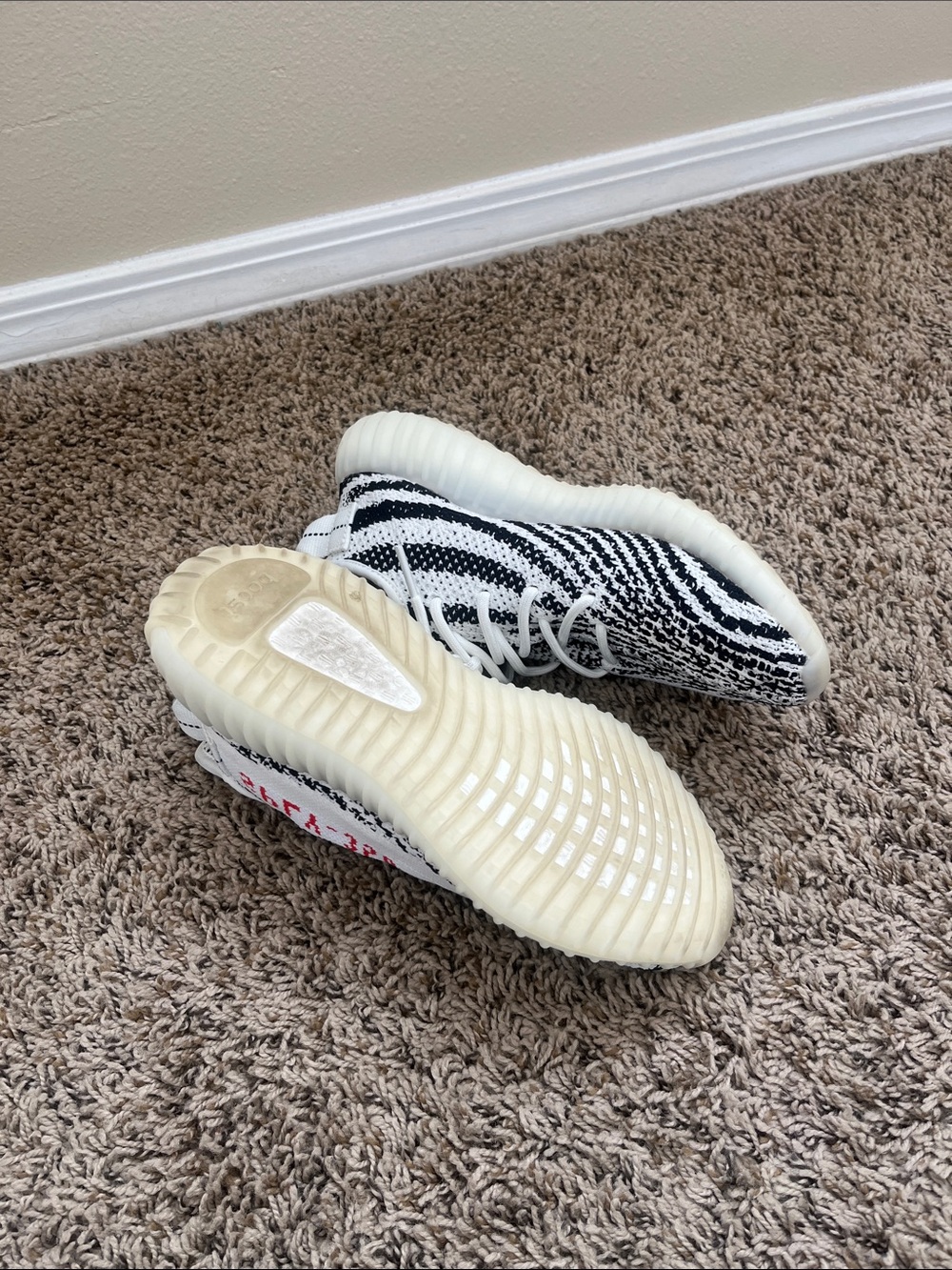 Zebra Yeezy - Picture 3 of 4
